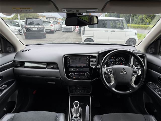 Mitsubishi Outlander PHEV 2