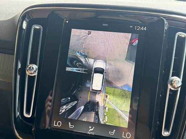 Volvo XC40 4