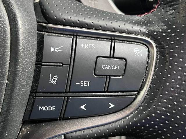 Lexus UX 6