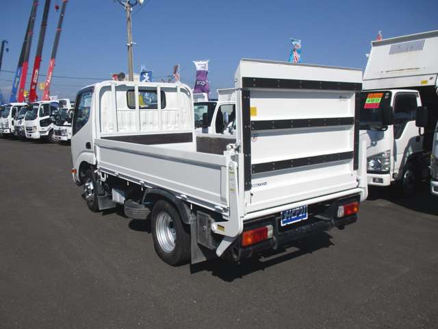 Hino Dutro 4