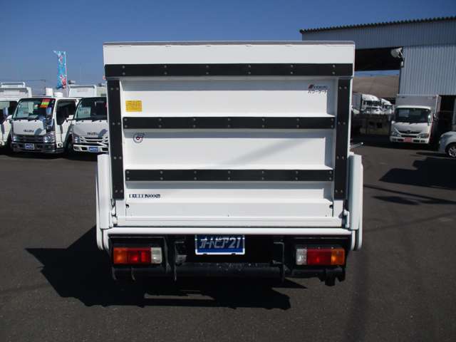 Hino Dutro 5