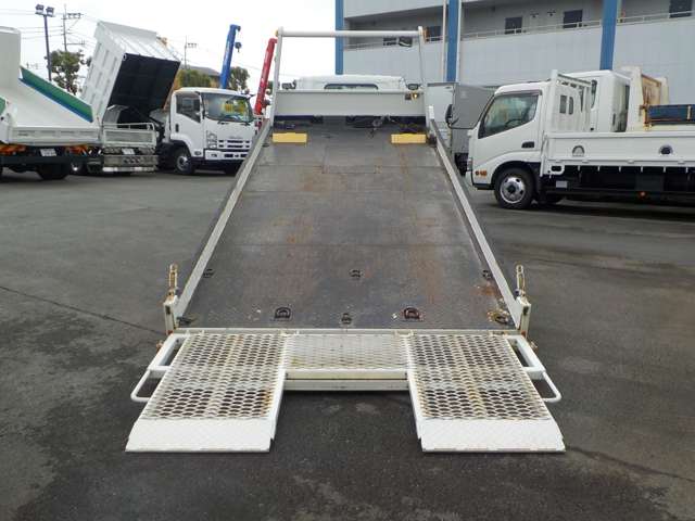 Isuzu Elf 11