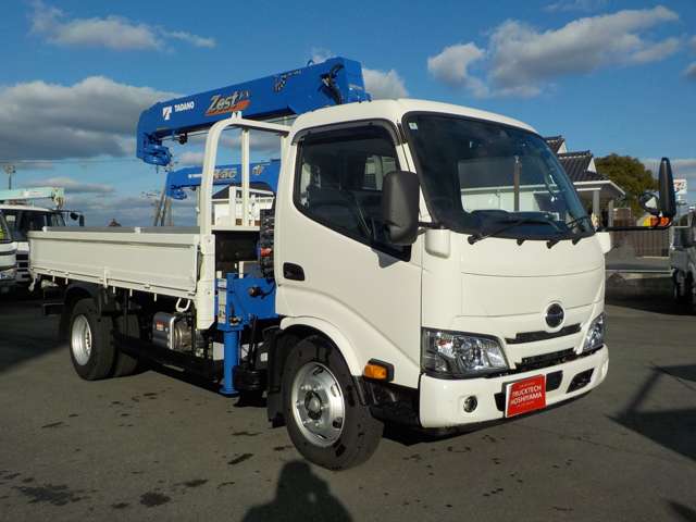Hino Dutro 3
