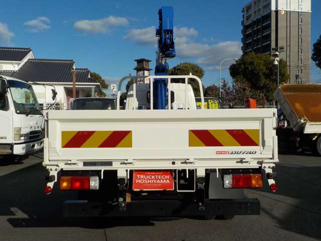 Hino Dutro 6