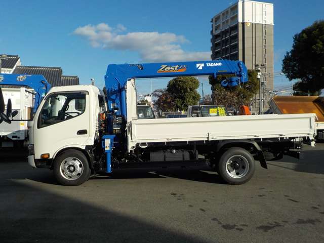 Hino Dutro 8