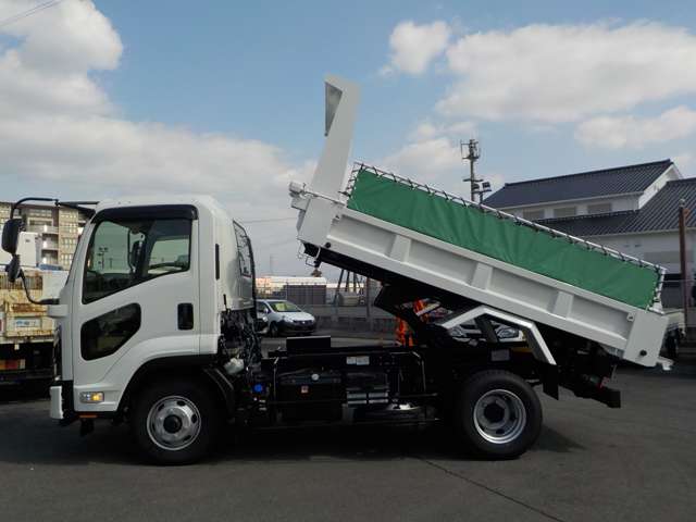 UD Trucks Condor 8