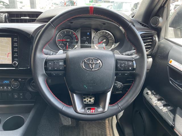 Toyota Hilux 9