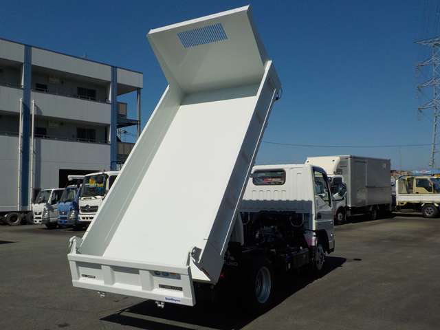 Mitsubishi Fuso Canter 11