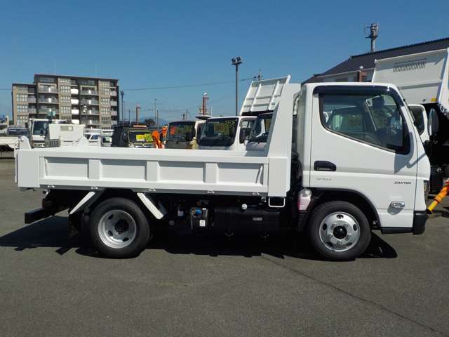 Mitsubishi Fuso Canter 4