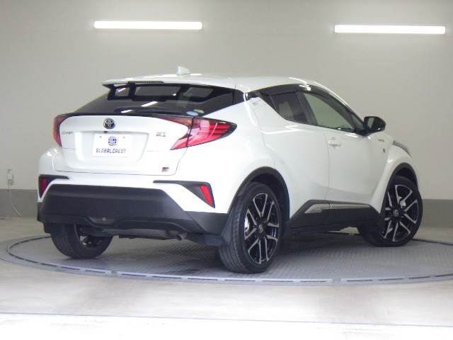 Toyota C-HR 2