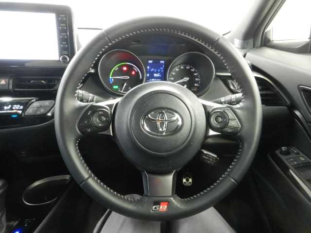 Toyota C-HR 8