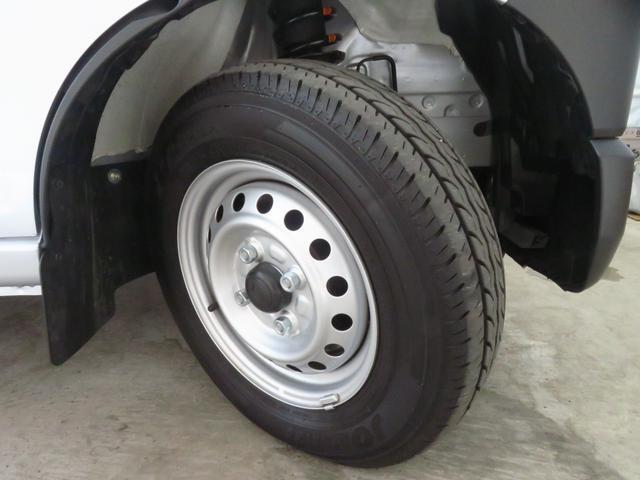 Daihatsu Hijet Cargo 10
