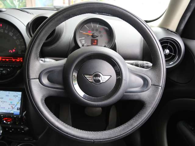 MINI Crossover 11