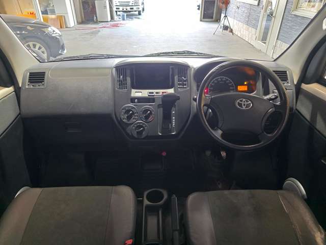 Toyota Light Ace Van 2
