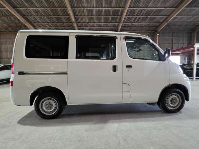 Toyota Light Ace Van 8