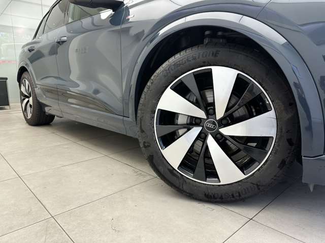 Audi Q6 e-tron 10