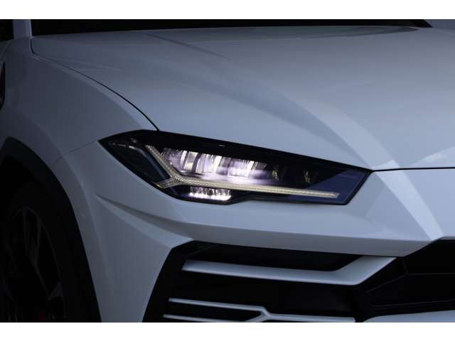 Lamborghini ウルス 11