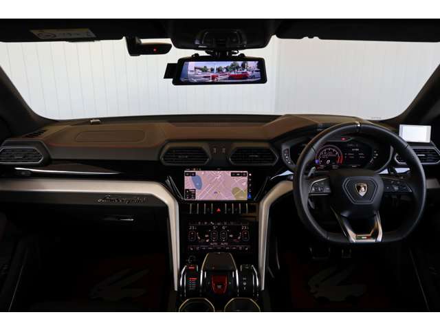 Lamborghini ウルス 2