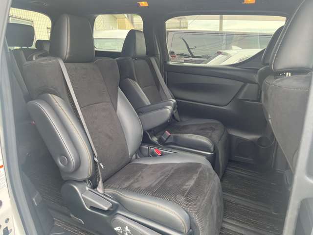 Toyota Alphard 12
