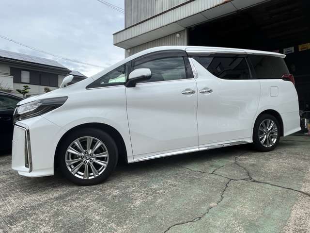Toyota Alphard 5
