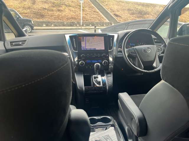 Toyota Alphard 10