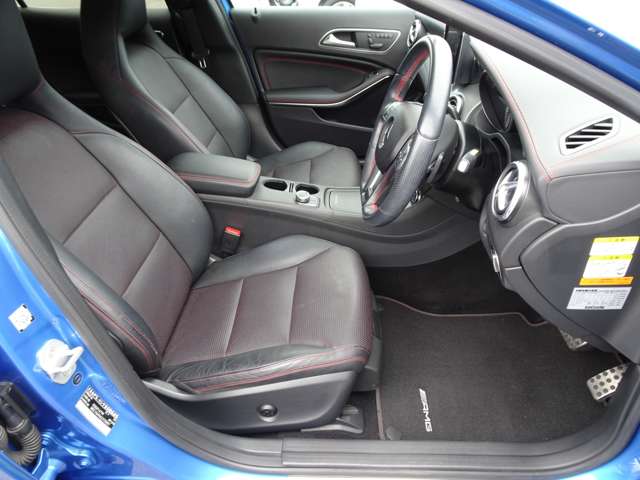 Mercedes-Benz GLA-Class 11