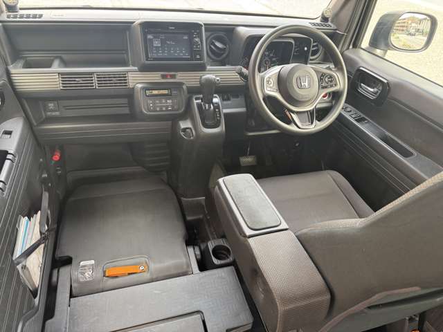 Honda N-VAN 8