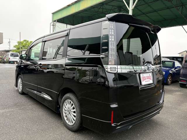 Toyota Voxy 7
