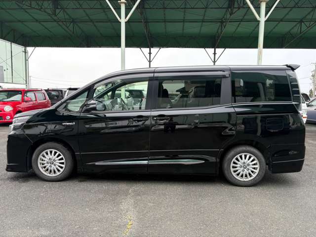 Toyota Voxy 8