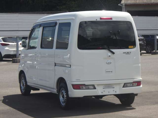 Daihatsu Hijet Cargo 8