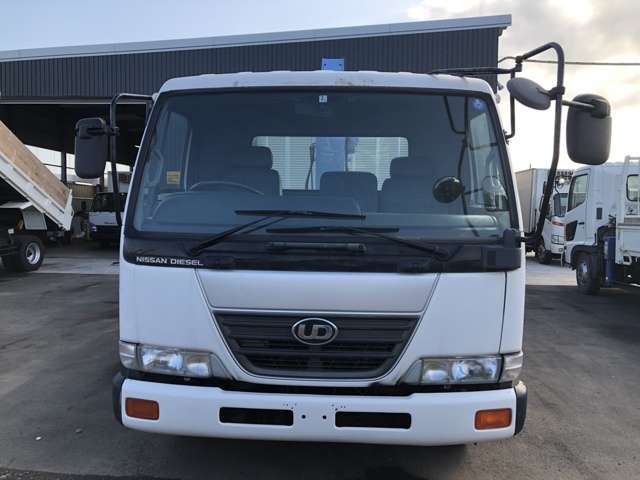 Nissan Condor 2