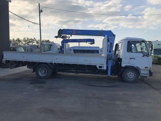 Nissan Condor 4