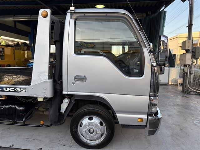 Isuzu Elf 12