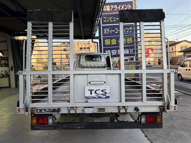 Isuzu Elf 7