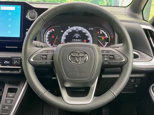 Toyota Voxy 12