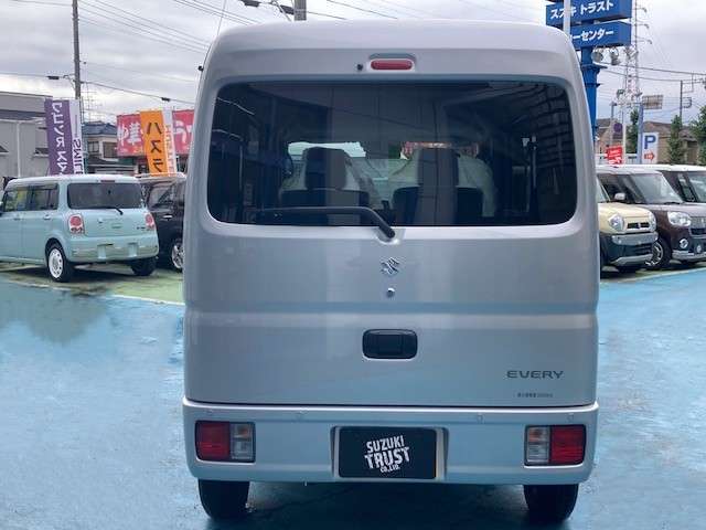 Suzuki Every 8