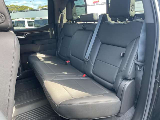 Chevrolet Silverado 12