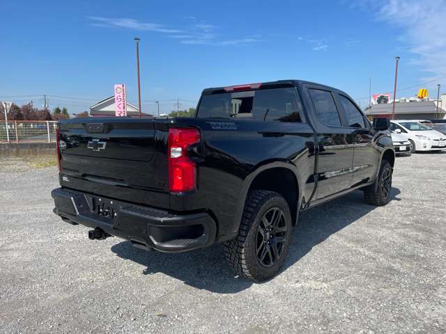 Chevrolet Silverado 4