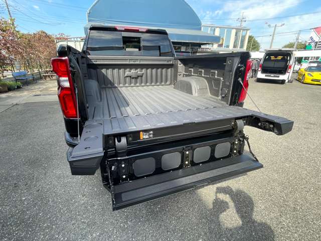 Chevrolet Silverado 6