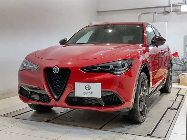Alfa Romeo Stelvio 5
