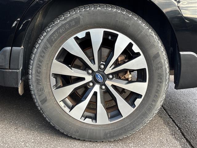 Subaru Legacy Outback 11