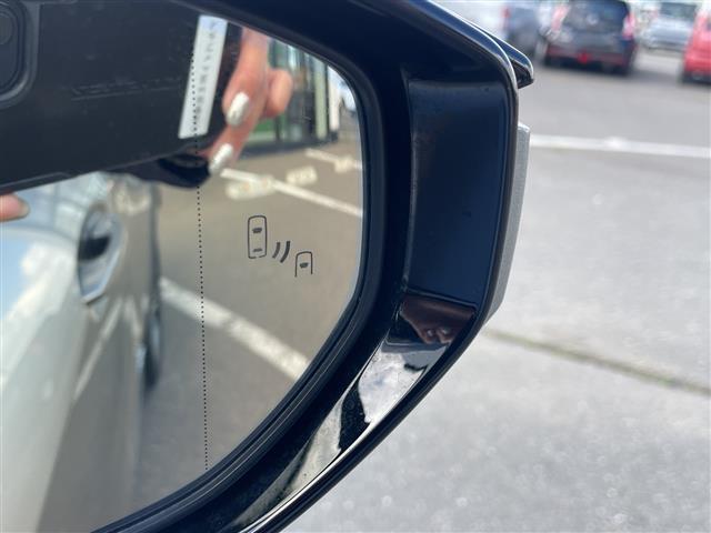 Lexus UX 8