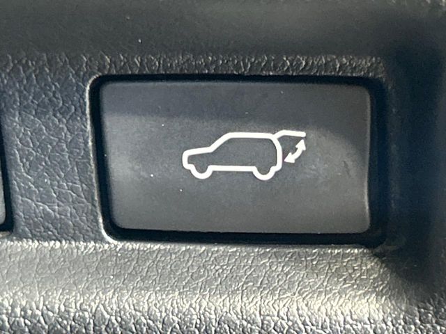 Lexus UX 6