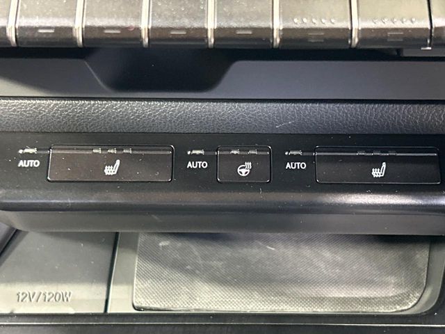Lexus UX 7