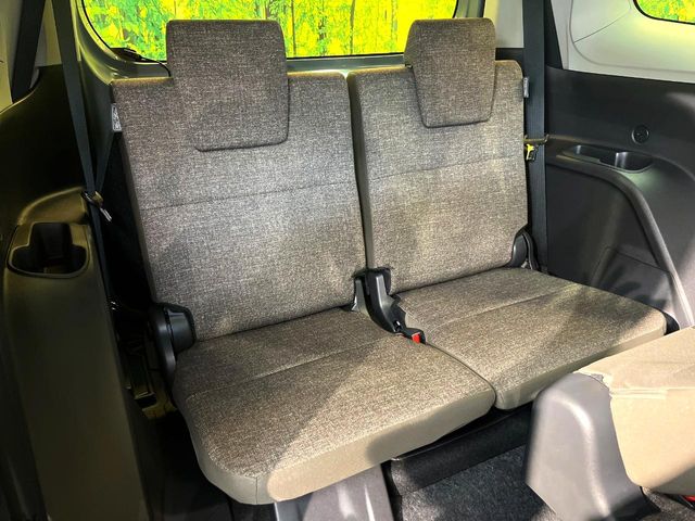 Toyota Sienta 11