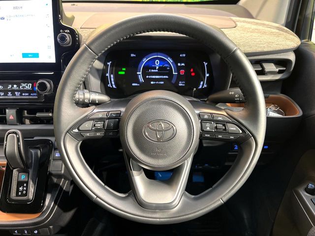 Toyota Sienta 8