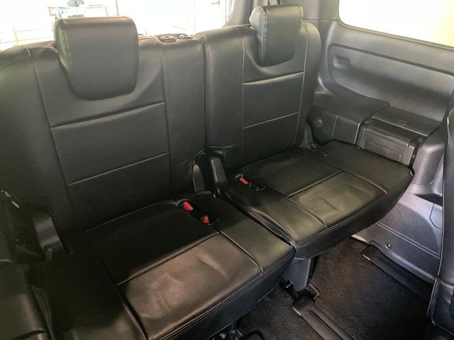 Toyota Voxy 9
