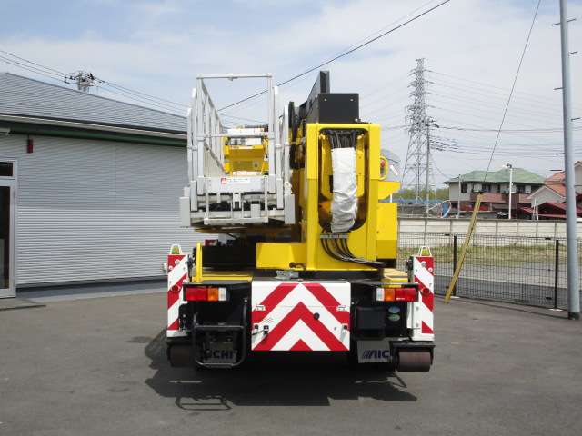 Isuzu Elf 11
