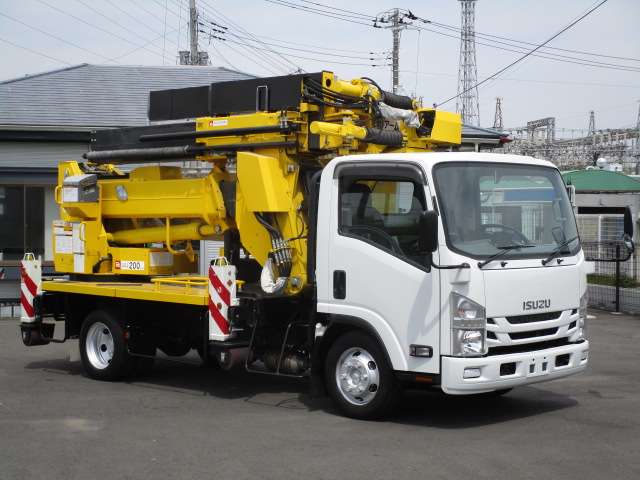 Isuzu Elf 6