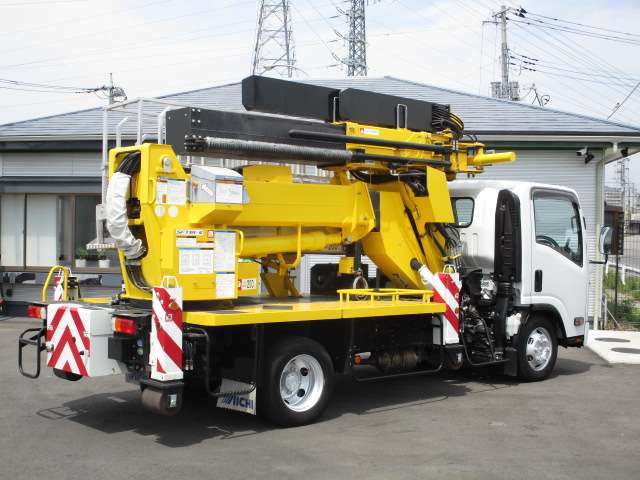 Isuzu Elf 10